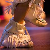 Die Füße eines indigenen Tänzers