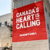 Wandbild mit dem neuen Markenauftritt von Travel Manitoba