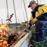 Lagerfeuerabend an einem Tipi am Waconichi Lake in Quebec